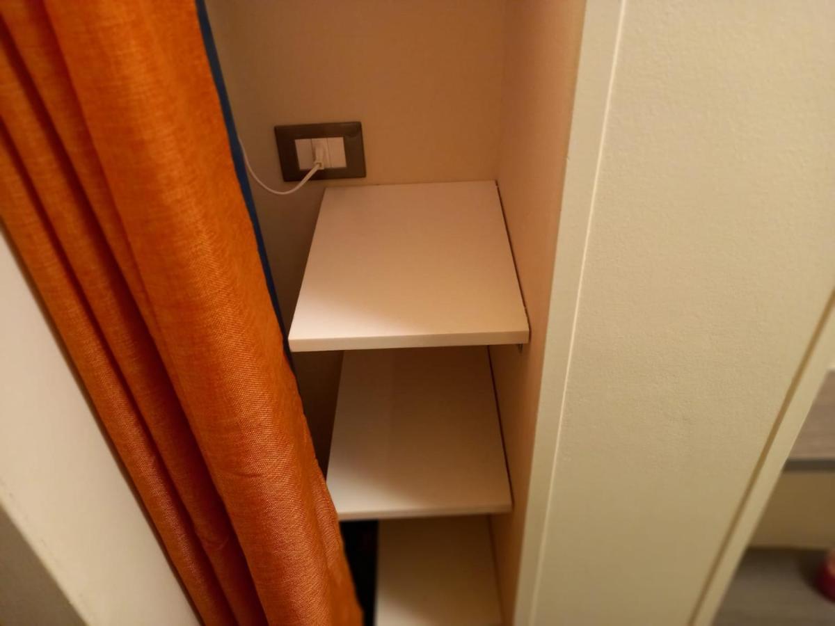 Room In Historical City Centre With Private Bathroom Catania Exterior foto