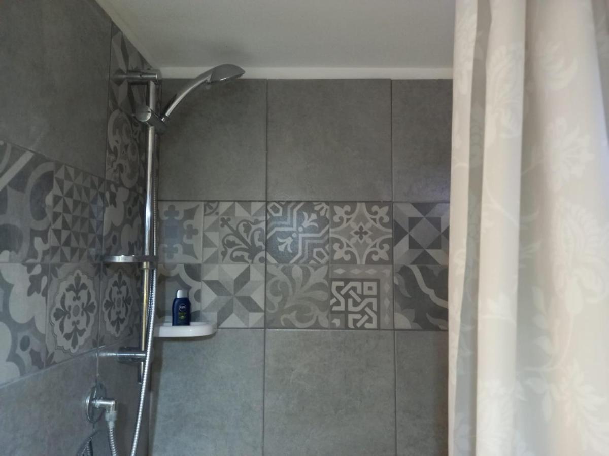 Room In Historical City Centre With Private Bathroom Catania Exterior foto