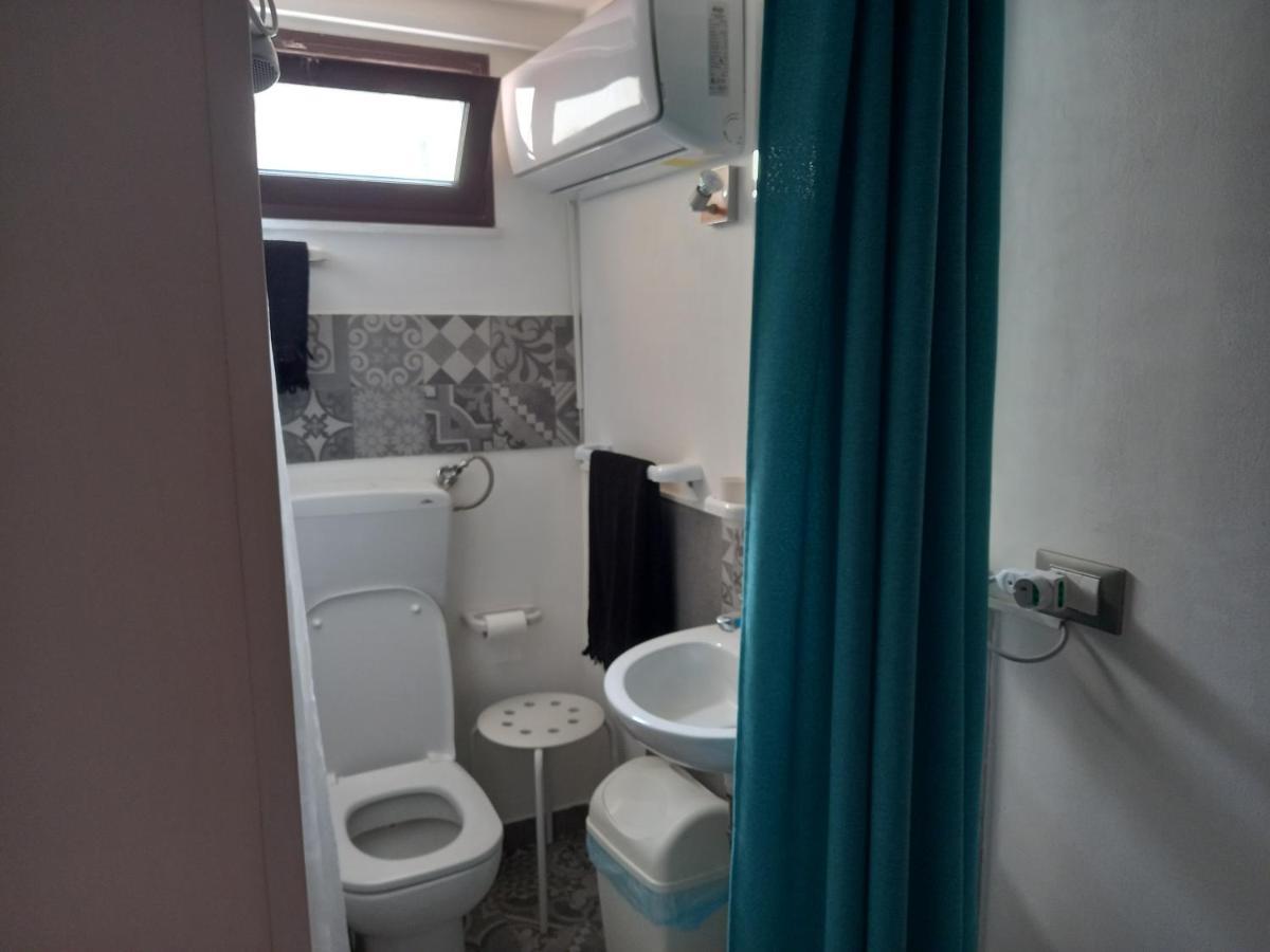 Room In Historical City Centre With Private Bathroom Catania Exterior foto